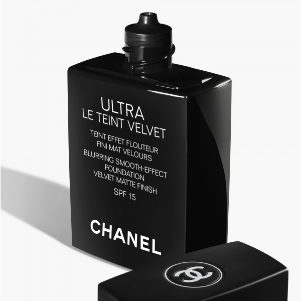 Chanel Ultra - Le Teint Velvet - Teint Effet Flouteur Fini Mat Velours -  B30 - INCI Beauty