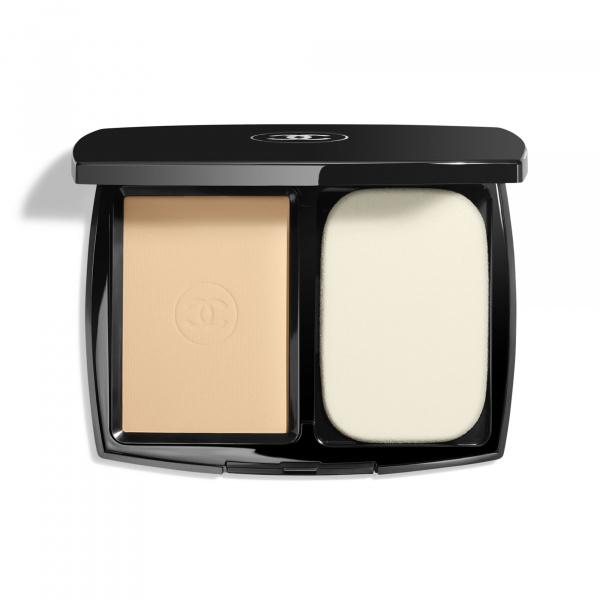Levně CHANEL Ultra le teint Dlouhodržící – kompaktní make-up pro celodenní komfort a bezchybný finiš - B10 13G 13 g