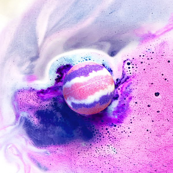 Inuwet Šumivá bomba do koupele Icecream Blackcurrant - fotografie 3