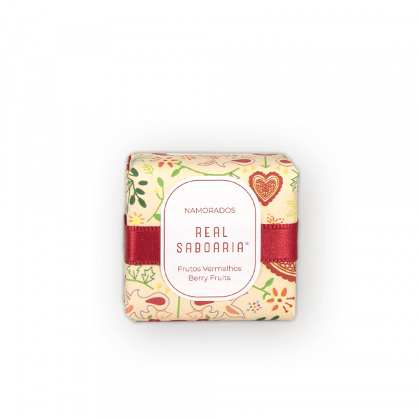 Levně Real Saboaria Namorados Soap - Berry Fruits luxusní mýdlo s vůní červených bobulí 50 g